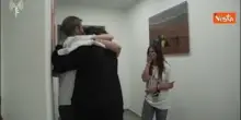 L'ostaggio israeliano Guy Gilboa-Dallal torna a casa dopo la prigionia, la gioia dei familiari