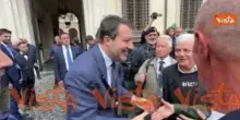 Salvini scherza con un sostenitore palermitano a Palazzi Chigi: Lo vuoi sto Ponte, sì?