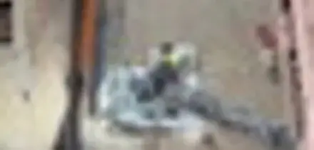 Operaio bloccato in Torre dei Conti, entra operatore medico Ares