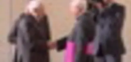 Abu Mazen arriva in Vaticano per incontrare il Papa