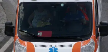 Catania, investe due bambini in bici e scappa, denunciato 61enne