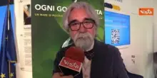 Addio a Peppe Vessicchio, il direttore d'orchestra aveva 69 anni. Eccolo nel 2024