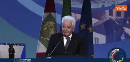 Mattarella ai sindaci: I Comuni sono la prima linea della nostra democrazia