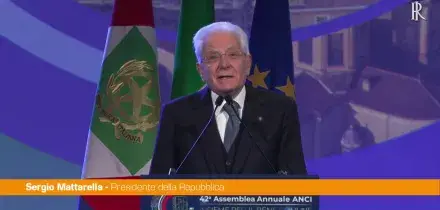 Mattarella "L'astensione preoccupa, sfida per chi crede nella partecipazione"