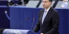 Dombrovskis: "Entrati 4,6 miliardi di piccoli pacchi nel 2024, il 91% dalla Cina"