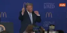 Trump balla sulle note di Ymca a summit economico di McDonald's a Washington