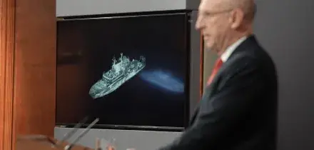 Il ministro inglese Healey a Putin: "Siamo pronti, Royal Navy segue nave spia russa"