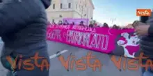 "Giulietta non temere", il canto transfemminista delle attiviste al corteo di Roma