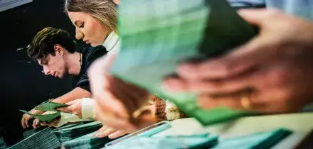 Regionali 2025: urne aperte in Veneto, Campania e Puglia. Tutte le sfide