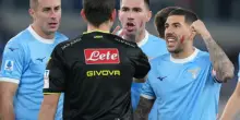 Lazio-Lecce, la moviola di Calvarese: Arena in confusione ma Serra al Var fa peggio