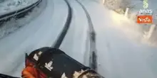 Mezzi di Anas a lavoro sulle strade calabresi per rimuovere neve e ghiaccio