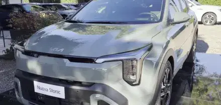 Restyling profondo per Stonic: nuova dentro e fuori