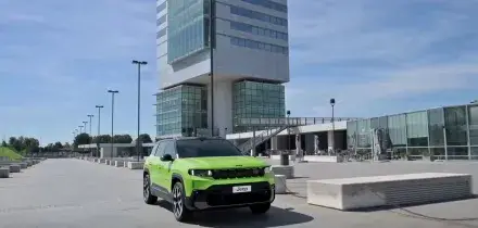 Jeep Compass, con la nuova generazione più efficienza e grinta