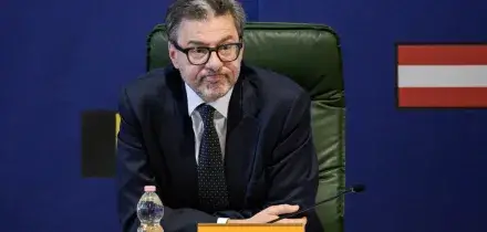 Manovra di bilancio: verso l'intesa con le banche, Bce valuta su oro