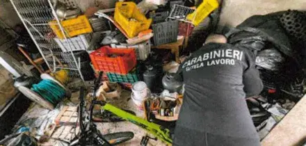 Caporalato: 13 brand per 12 miliardi di giro d'affari, carabinieri bussano a Prada, Gucci e Versace