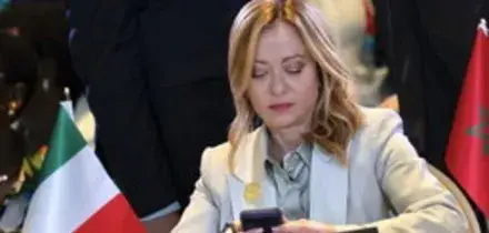 Meloni e 5 leader all'Ue: "Aprire a auto ibride e biofuel"