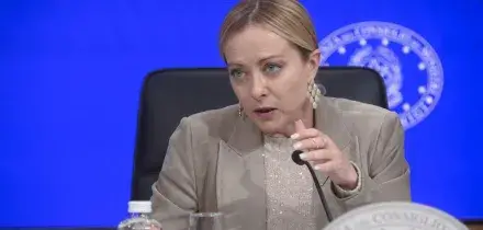 Ue, Meloni “Se vuole essere grande sia capace di difendersi da sola”