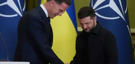 Zelensky in missione con Nato e Ue. Costa: da Usa inaccettabili minacce