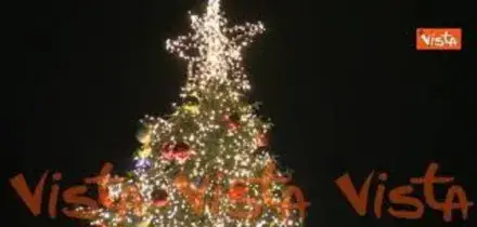 Natale 2025, il momento dell'accensione dell'albero a Piazza del Popolo