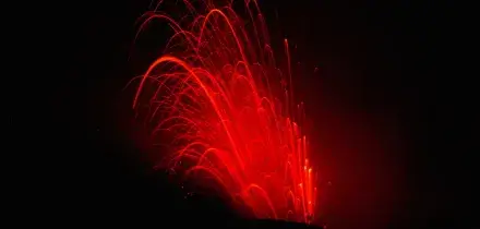 Stromboli, Ingv: "In corso un trabocco lavico dall'area del cratere del Nord"