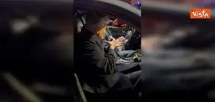 Gli auguri del Cardinal Zuppi alle volanti della Polizia bolognese nella notte di Natale