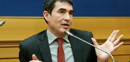 Il dietrofront di Fratoianni: "Hannoun non &egrave; mio amico. Tradisce i palestinesi"