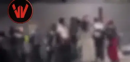 Far-west nella nuova metro Colosseo: un borseggio scatena la maxi-rissa | VIDEO