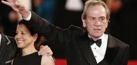 Trovata morta in albergo la figlia del premio Oscar Tommy Lee Jones