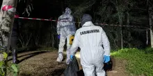 Carbonia, trovato un cadavere avvolto dal fuoco