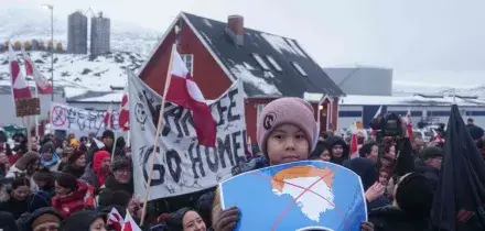 Dazi ai Paesi che hanno inviato truppe in Groenlandia: la strategia aggressiva di Trump