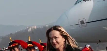 Groenlandia, Meloni sente Trump: "Errore dazi a chi ha inviato truppe, occorre evitare escalation"