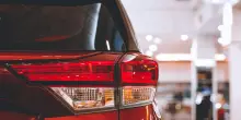 Cinque cose da sapere prima di acquistare un SUV usato con guida a zero emissioni