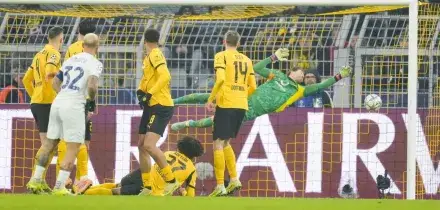 All'Inter non basta il 2-0 al Dortmund, va ai playoff