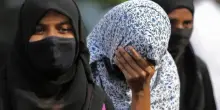 Sharia in Idonesia, donna frustata 140 volte sviene. Era accusata di aver fatto sesso con l'amante