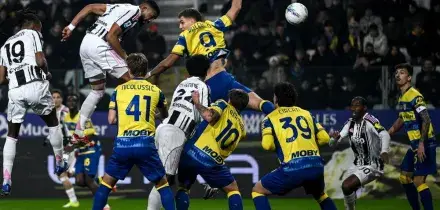 Poker della Juve, vince 4-1 a Parma con doppietta di Bremer
