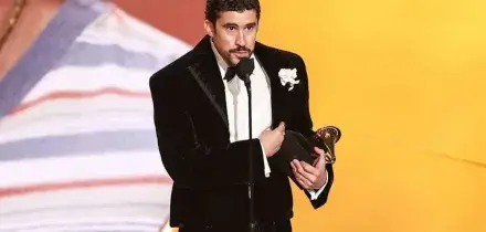 Grammy nel segno di Bad Bunny e delle proteste anti-ICE. Trump &ldquo;Show inguardabile&rdquo;