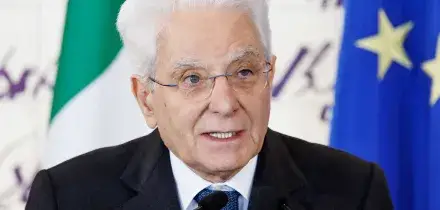 &ldquo;Dobbiamo riconsegnare loro una vita piena&rdquo;. Il gesto silenzioso di Mattarella per i feriti di Crans-Montana