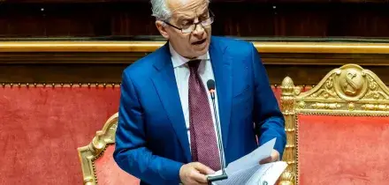 Niente sconti ai violenti. Piantedosi: "Ci vuole il fermo preventivo"