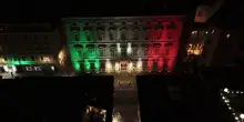 Giorno del Ricordo, la facciata di Palazzo Madama illuminata con il Tricolore