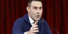 Vannacci vuole restare nel centrodestra e vota la fiducia al governo. "Gelo" dalla maggioranza