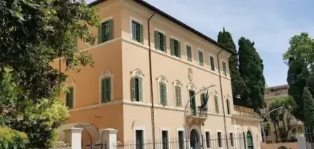 Roma, panico a Monteverde: si finge baby-sitter e tenta di rapire una bambina. Cos'&egrave; successo