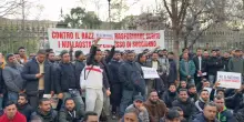 Protesta dei bengalesi: "Dateci il permesso di soggiorno". Anche senza lavoro