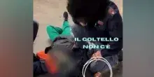 Bufera su Ilaria Cucchi. Il video del migrante colpito dal poliziotto "tagliato ad arte"
