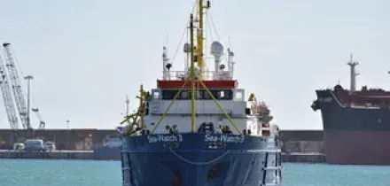 Altro favore delle toghe rosse alle ong: revocato il fermo della Sea-Watch 5