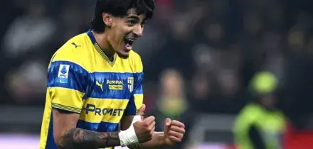 Tonfo Milan a San Siro: il Parma passa con Troilo, Inter a +10