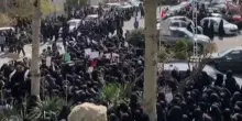 Iran, la polizia entra nelle universit&agrave; della protesta: scontri a Teheran