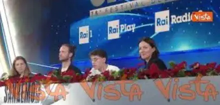 Tredici Pietro imita la mamma: "Sei stato bravissimo, il mio bimbo"