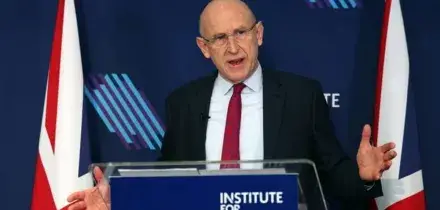 L'Iran lancia missili verso Cipro. Sfiorate le basi militari britanniche