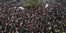 Il regime iraniano tenta di rimanere in piedi e chiede una maxi-manifestazione per Khamenei