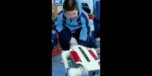 Cina, i robot accolgono gli studenti al primo giorno di scuola